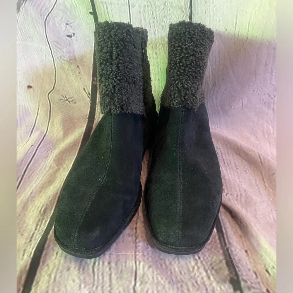 Liz Claiborne Women's Eason Black Suede Gray Sherpa Zip Up Ankle Booties Size 7M